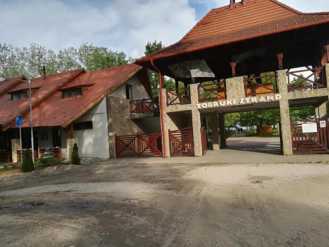 Hotel Betty Apartman Balatonfůzfő Exteriér fotografie